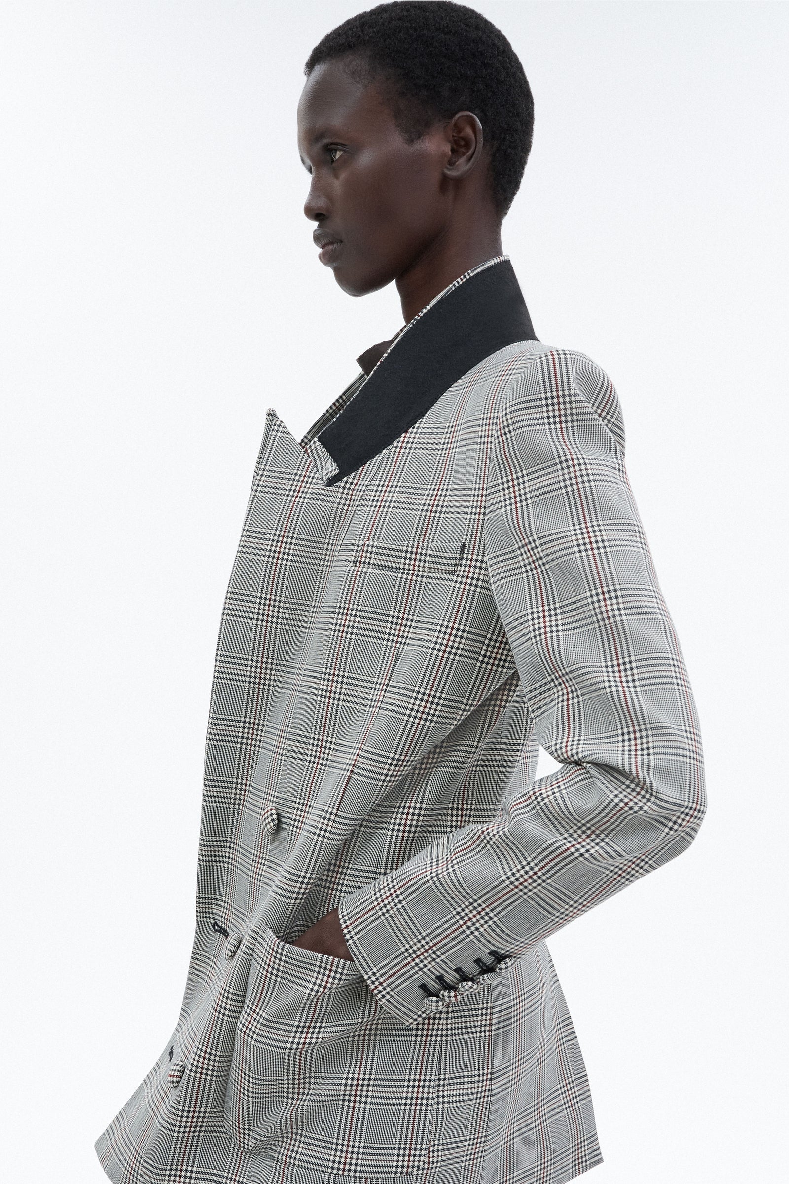 Pre-Fall 2025 - Model Image 20