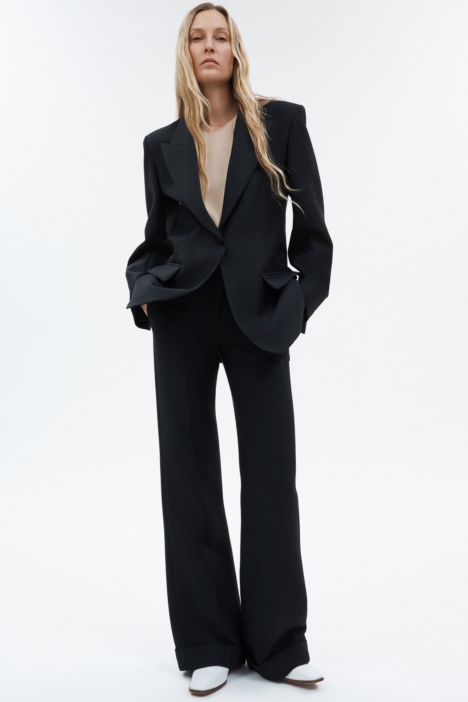 Pre-Fall 2025 - Model Image 31