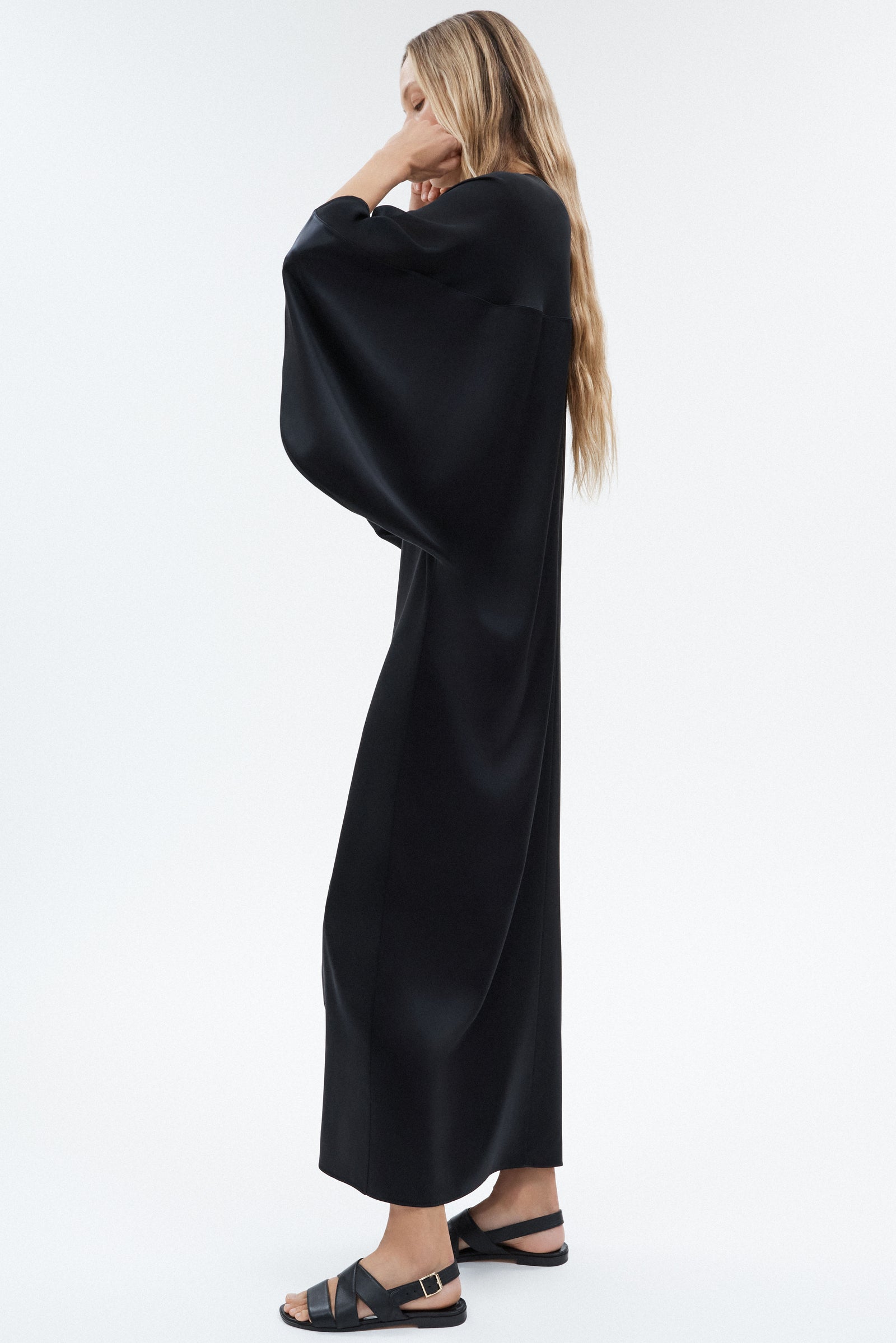 Pre-Fall 2025 - Model Image 33