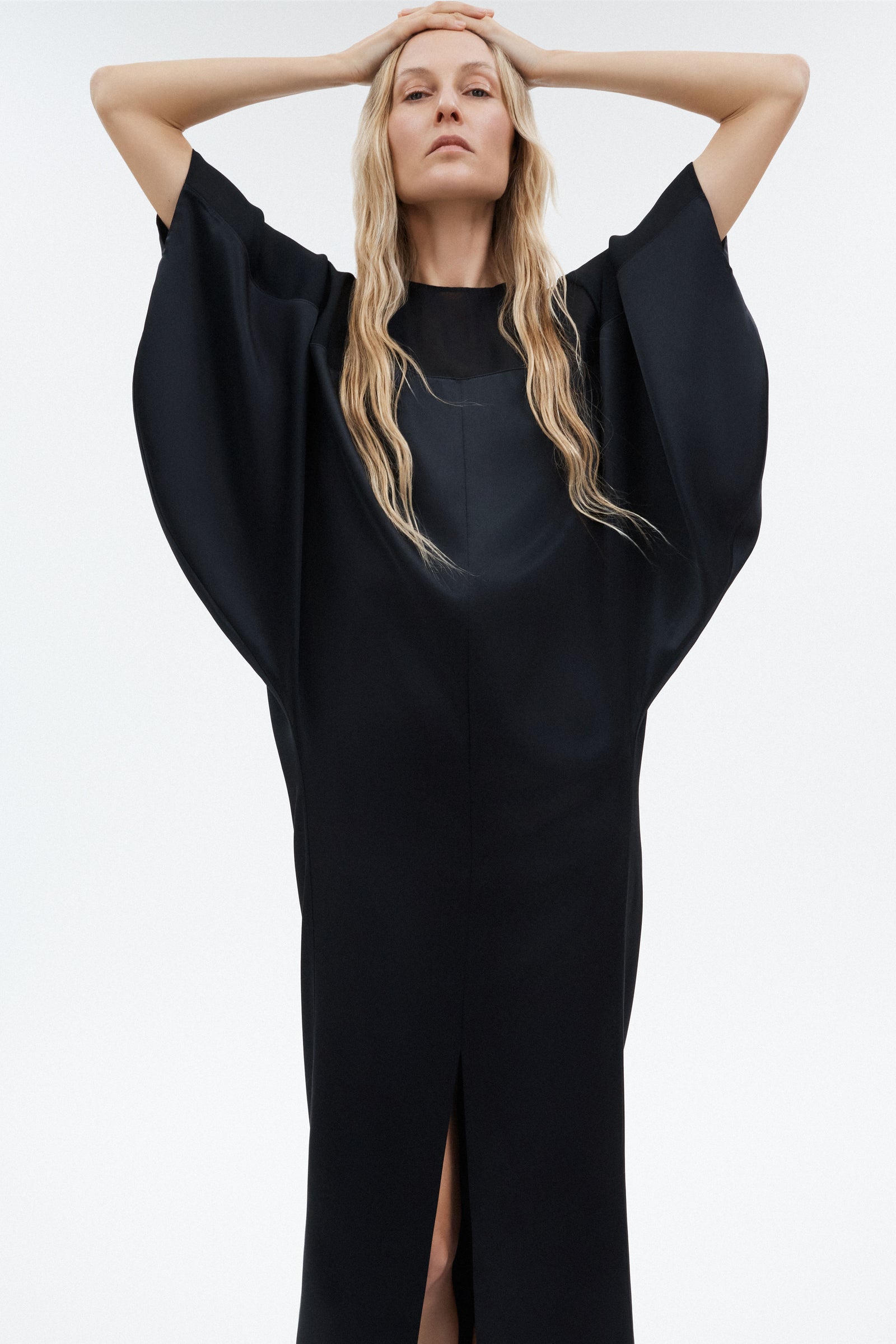 Pre-Fall 2025 - Model Image 35
