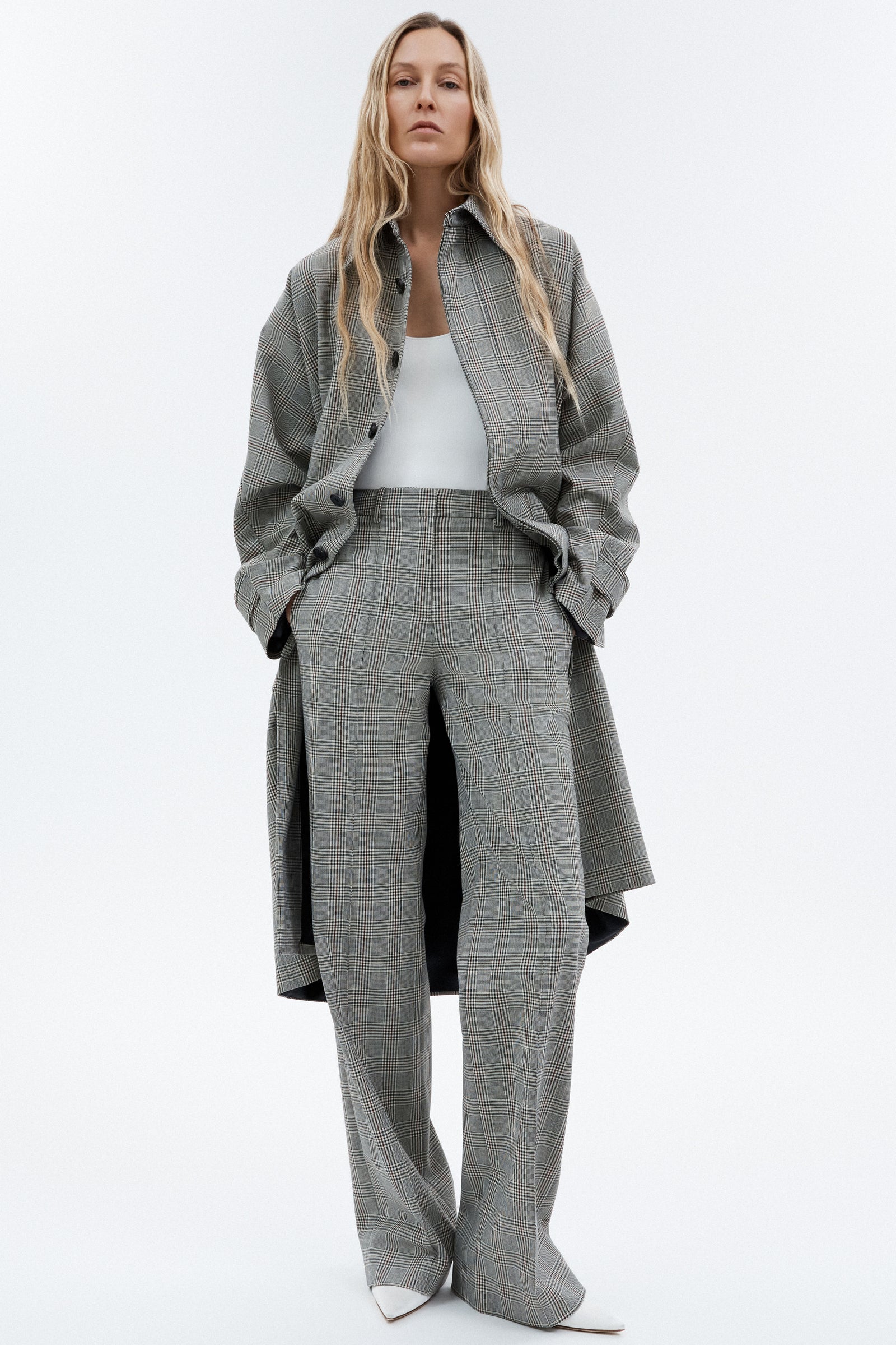Pre-Fall 2025 - Model Image 9