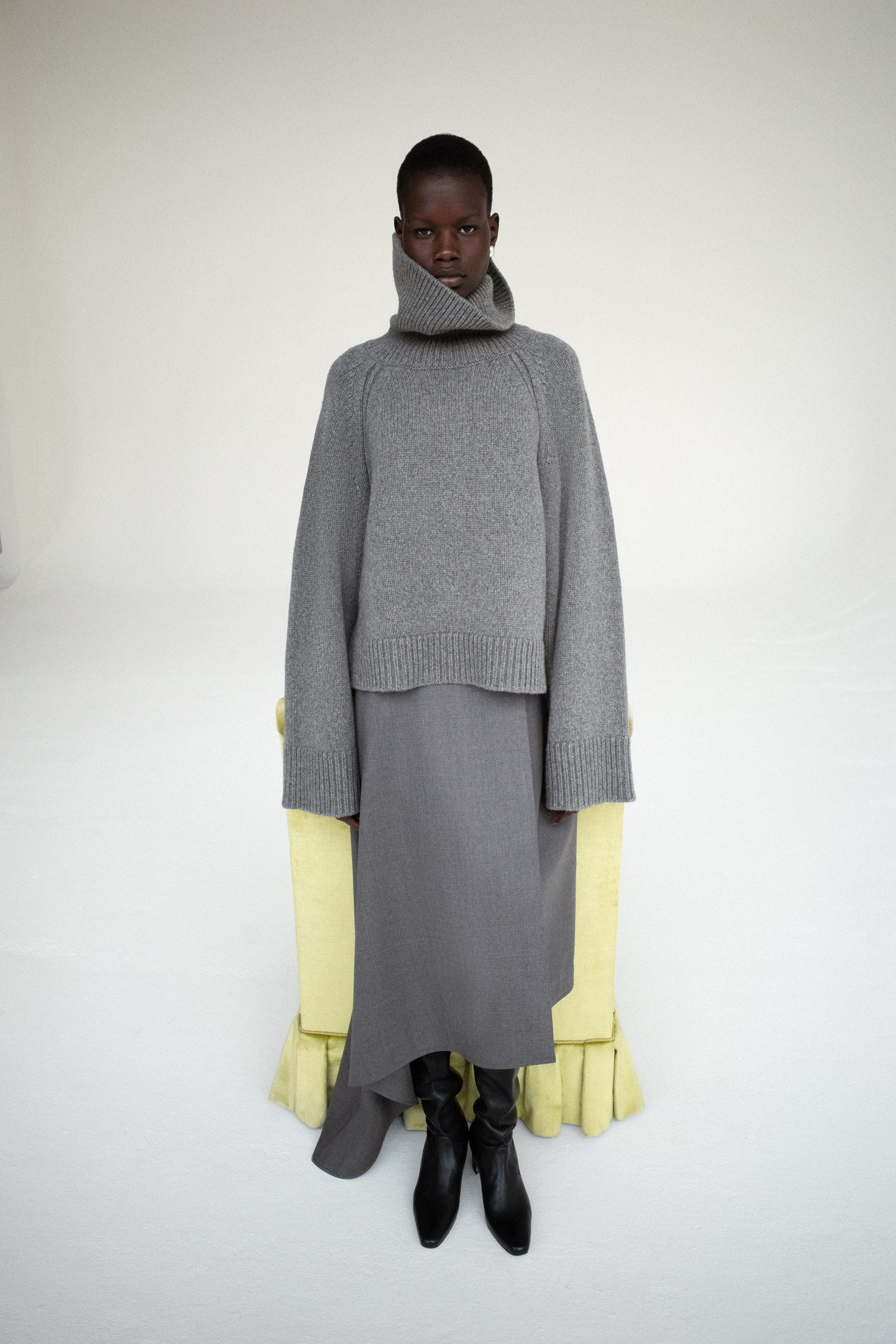 Fall 2025 - Model Image 19