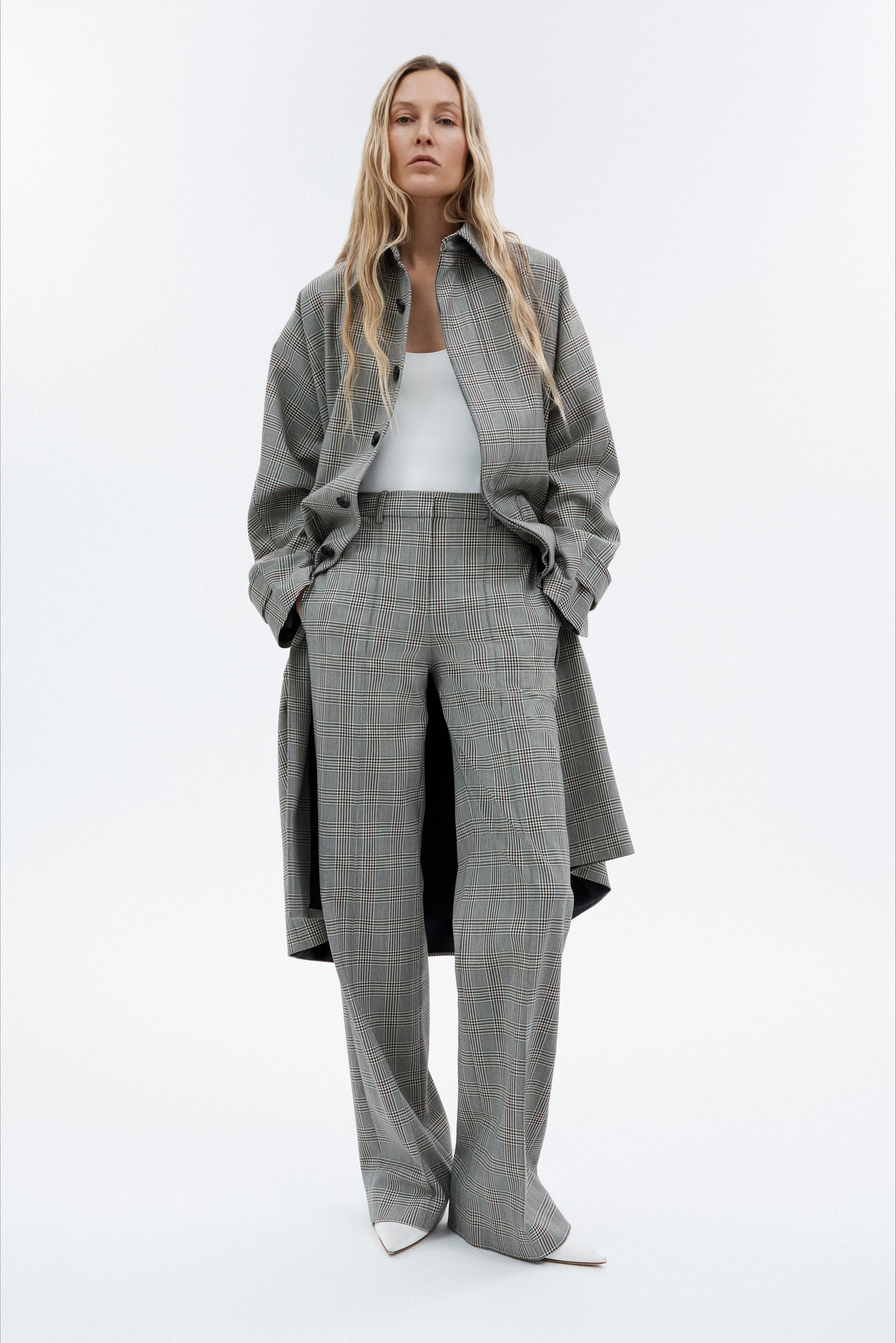 Pre-Fall 2025 - Model Image 11